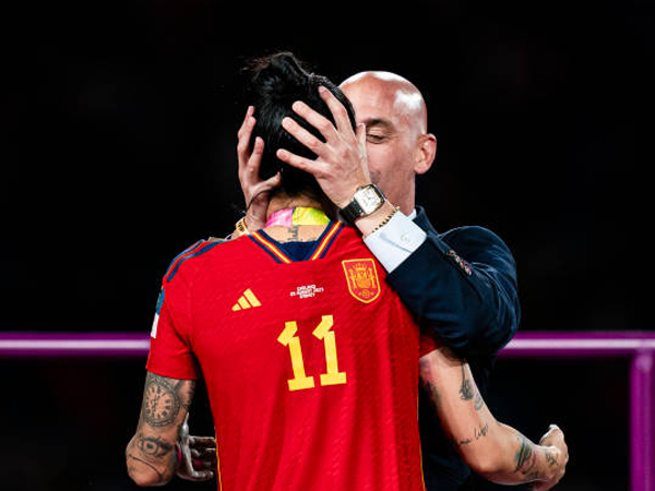 Dicium Presiden Federasi Sepak Bola Spanyol, Jenni Hermoso Tak Nyaman